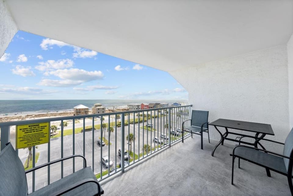 Gulf Shores Surf & Racquet 715A by Youngs Suncoast Apartment in West Beach