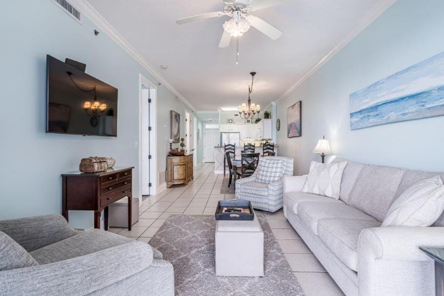 Island Royale 1004 by Youngs Suncoast Apartment in West Beach