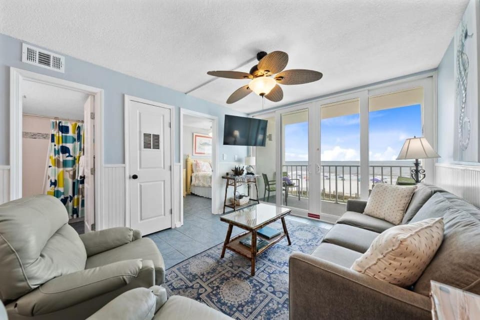 Island Shores 358 by Youngs Suncoast Apartment in Gulf Shores