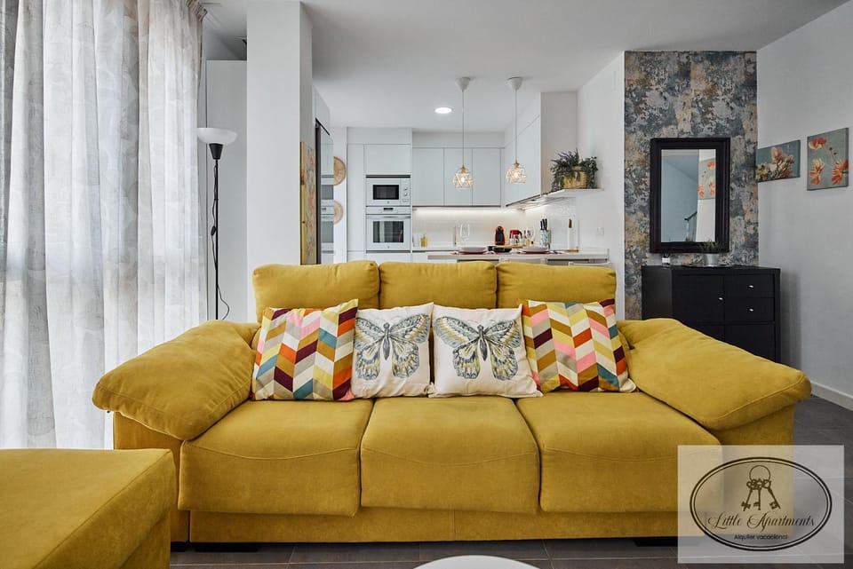 Kitchen or kitchenette, Living room