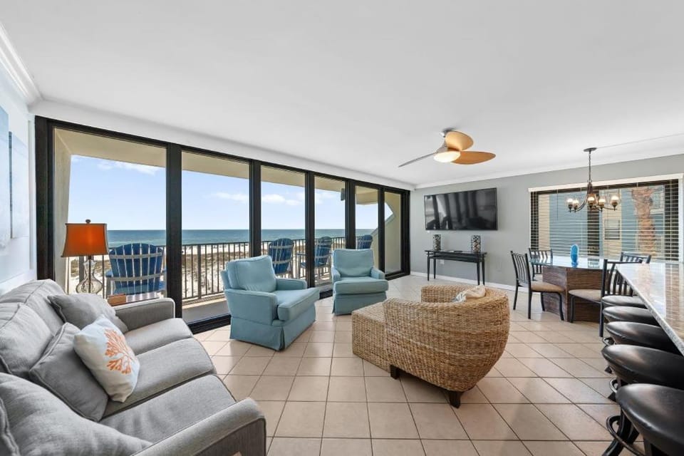 Island Winds West 280 by Youngs Suncoast Apartment in West Beach