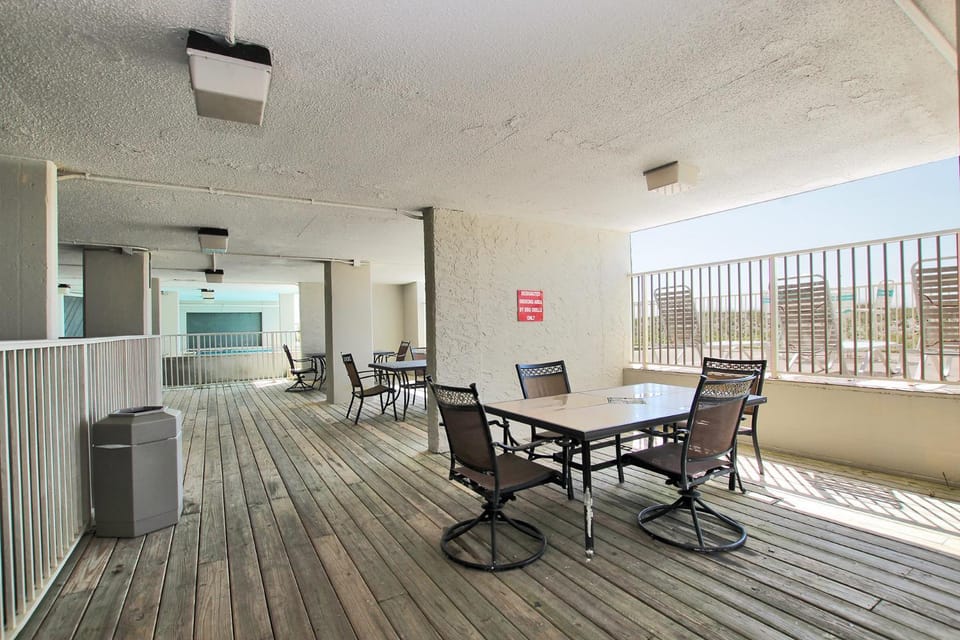 Castaways 5A by Youngs Suncoast Apartment in Gulf Shores
