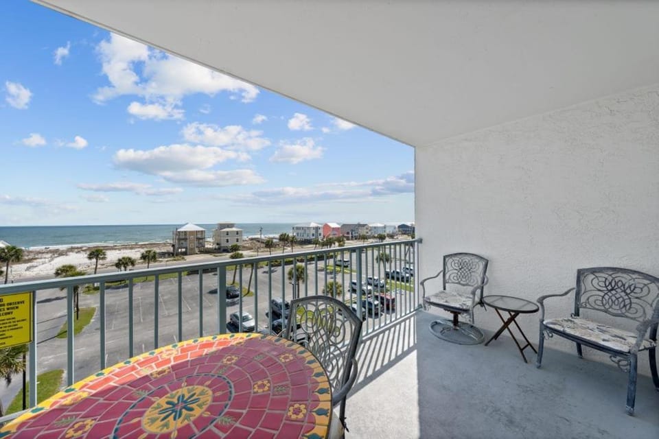 Gulf Shores Surf & Racquet 515A by Youngs Suncoast Apartment in West Beach