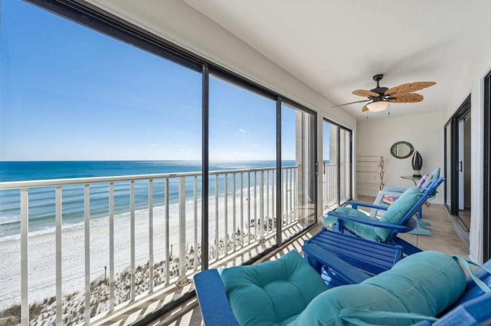 Edgewater 71 by Youngs Suncoast Apartment in West Beach
