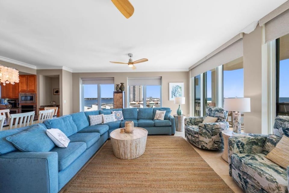 Day, View (from property/room), Kitchen or kitchenette, Living room, Seating area, Sea view, furniture