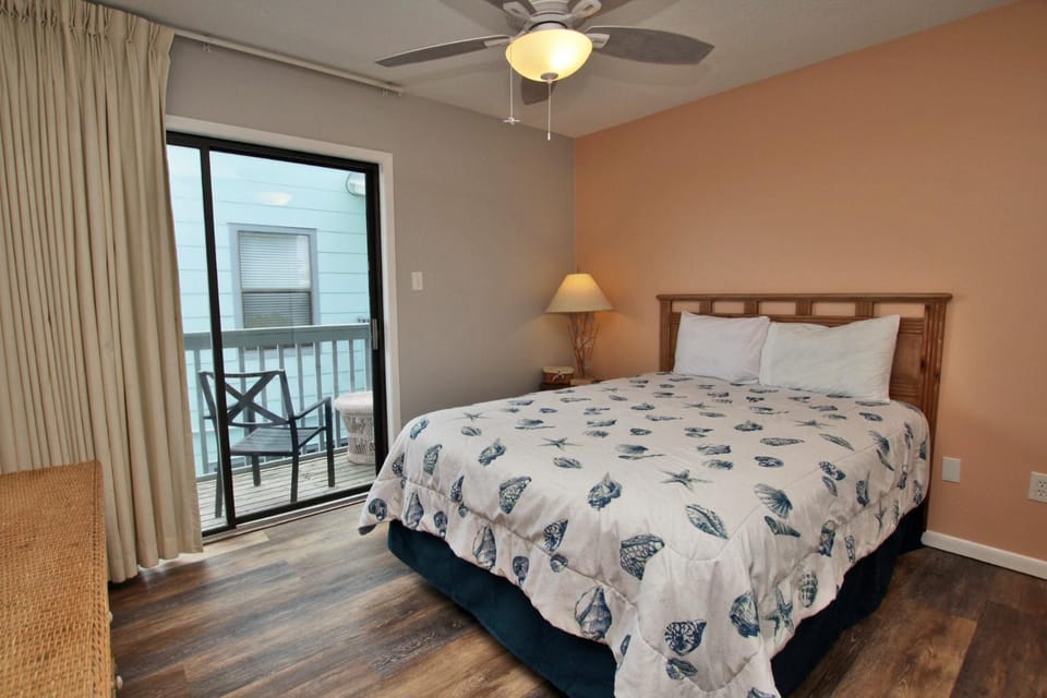 Ocean Reef 304 by Youngs Suncoast Apartment in West Beach