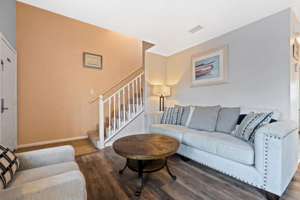 Ocean Reef 304 by Youngs Suncoast Apartment in West Beach