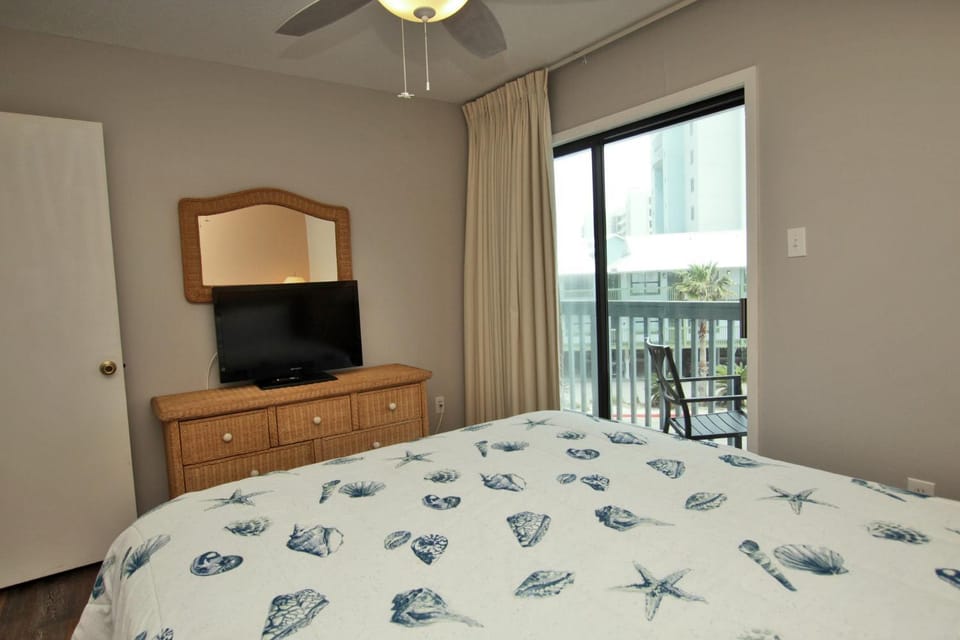 Ocean Reef 304 by Youngs Suncoast Apartment in West Beach