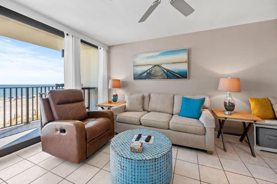 Island Sunrise 264 by Youngs Suncoast Apartment in Gulf Shores