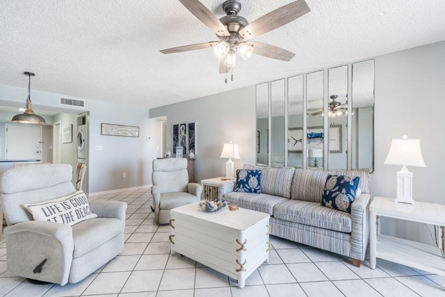 Ocean House 1605 by Youngs Suncoast Apartment in West Beach