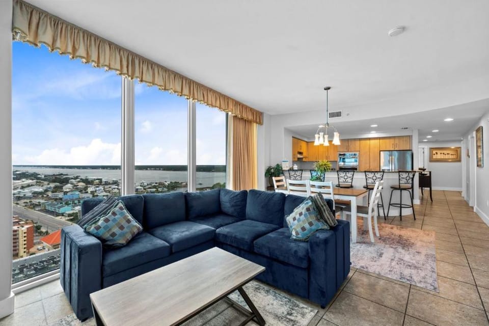 Island Tower 2203 by Youngs Suncoast Apartment in West Beach