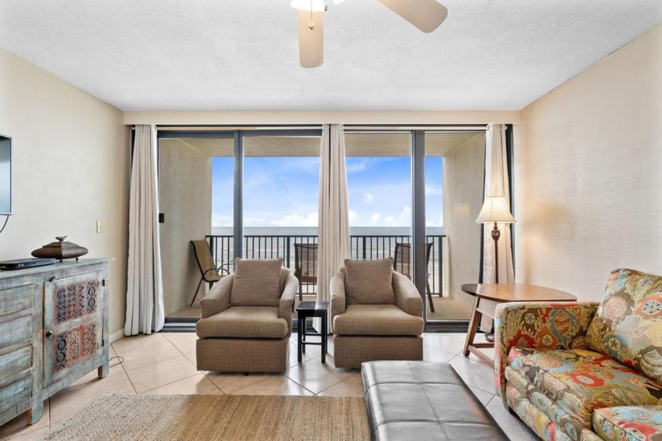 Island Winds West 675 by Youngs Suncoast Apartment in West Beach
