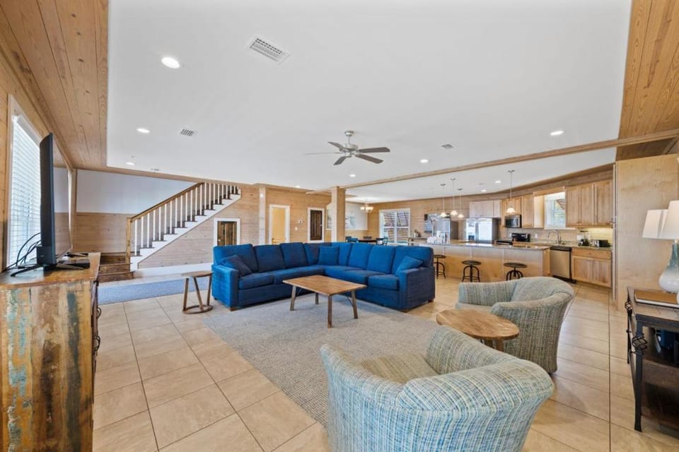 Day, Kitchen or kitchenette, Living room, Seating area, fireplace, furniture, kitchen