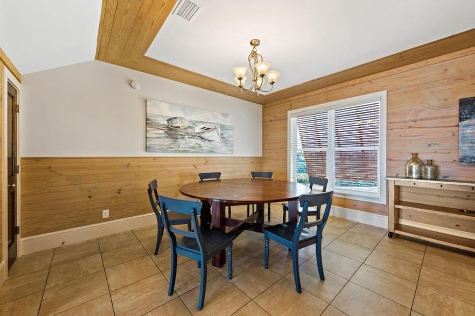 Dining area, furniture