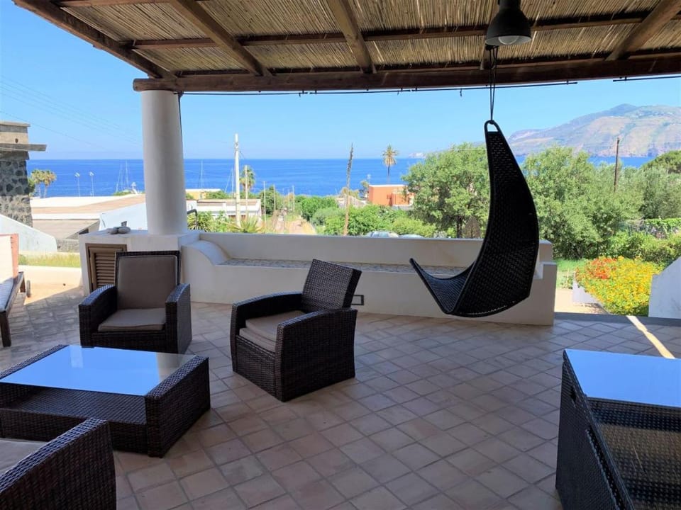 Le Terrazze di Salina, a 100 mt dalla spiaggia House in Sicily
