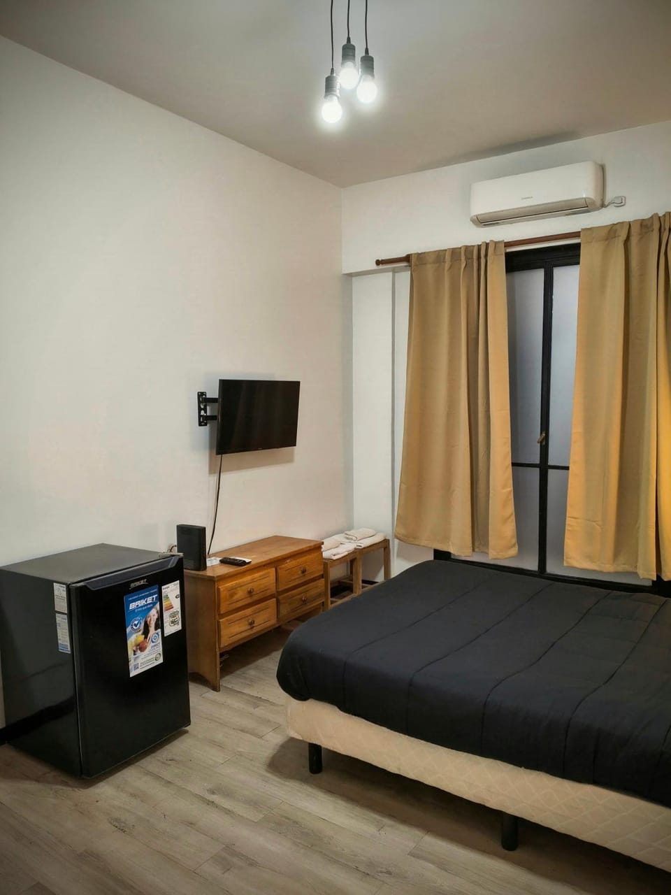 Bed, TV and multimedia, Bedroom, air conditioner