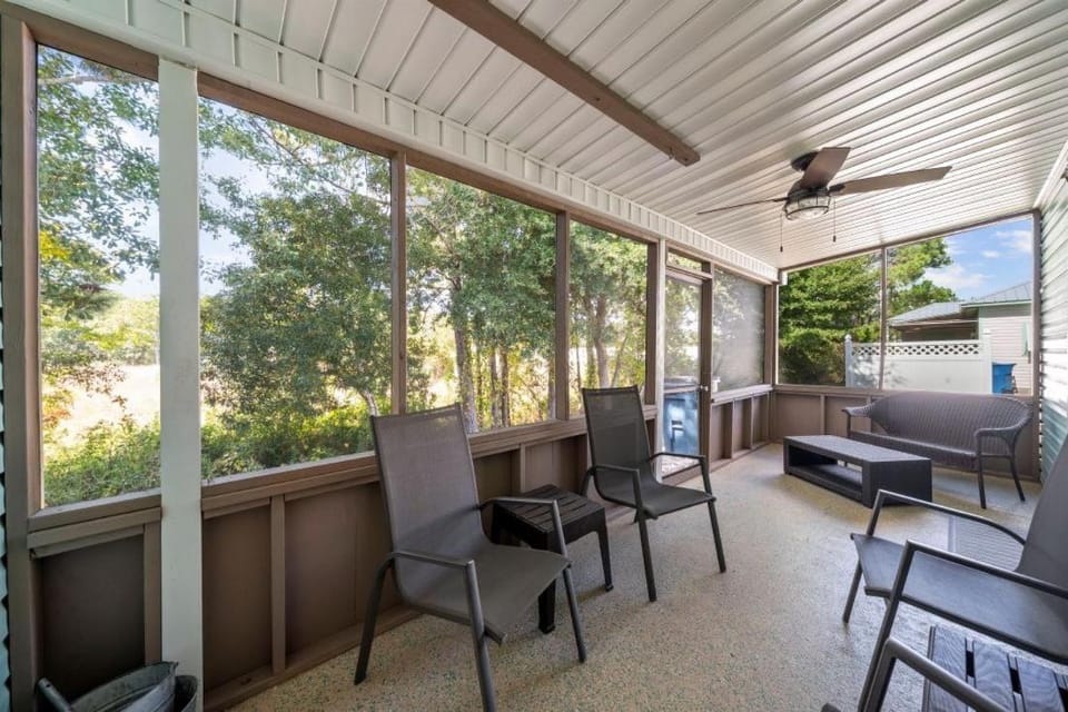 Patio, Day, Garden, Seating area, Garden view, furniture