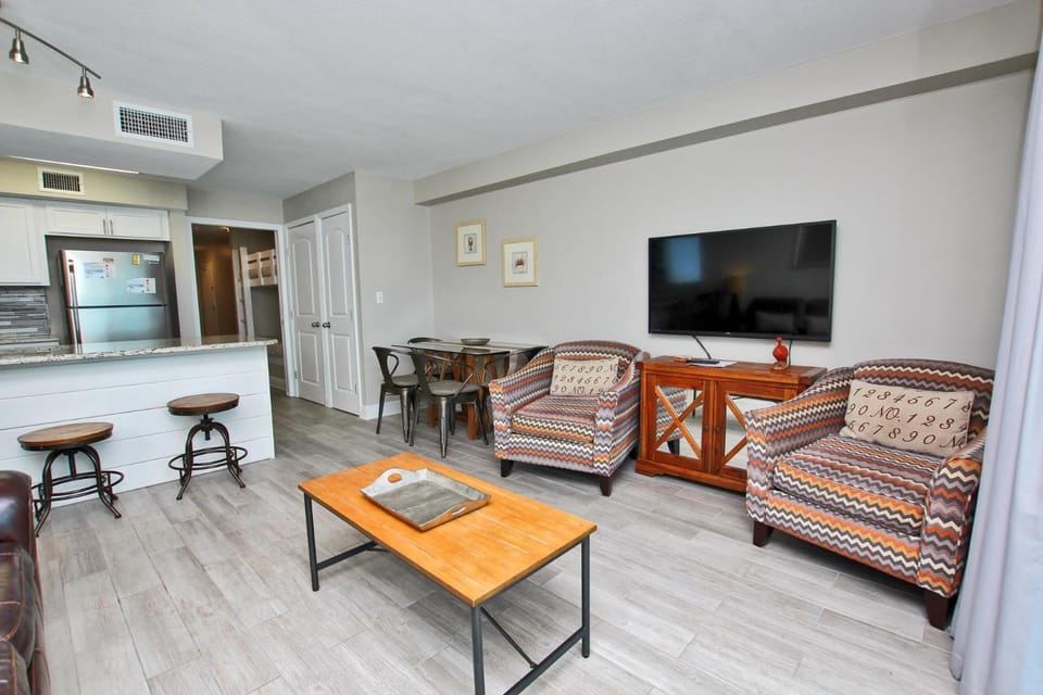 Seacrest 509 by Youngs Suncoast Apartment in West Beach