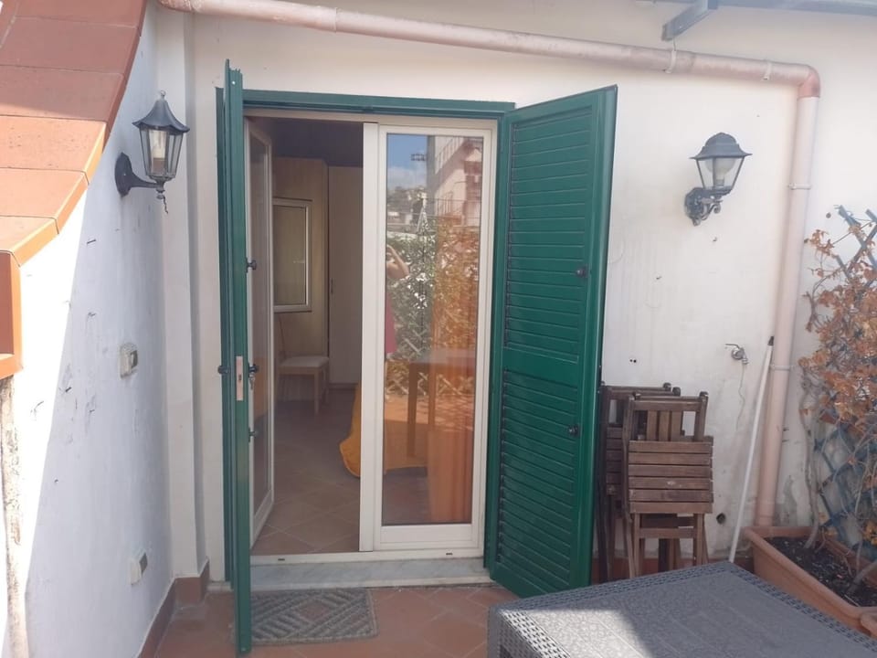 Uno sguardo sui tetti Apartment in Naples