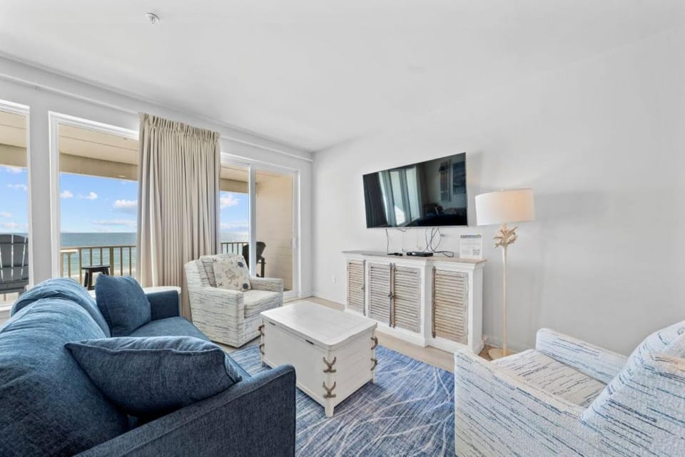 Day, TV and multimedia, View (from property/room), Balcony/Terrace, Living room, Seating area, Sea view, furniture