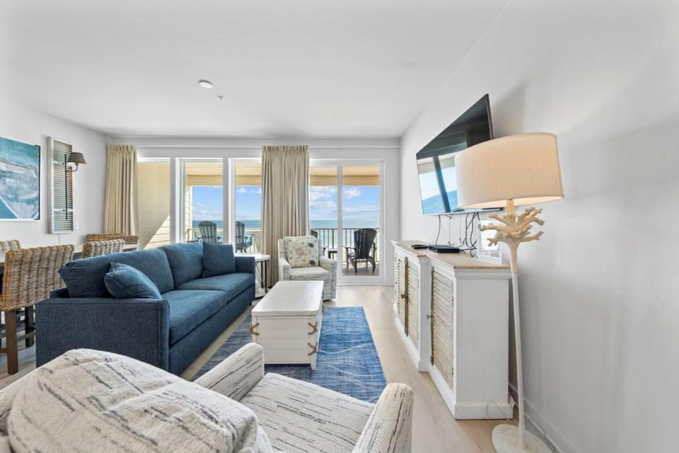 Day, TV and multimedia, Balcony/Terrace, Living room, Seating area, Sea view, furniture