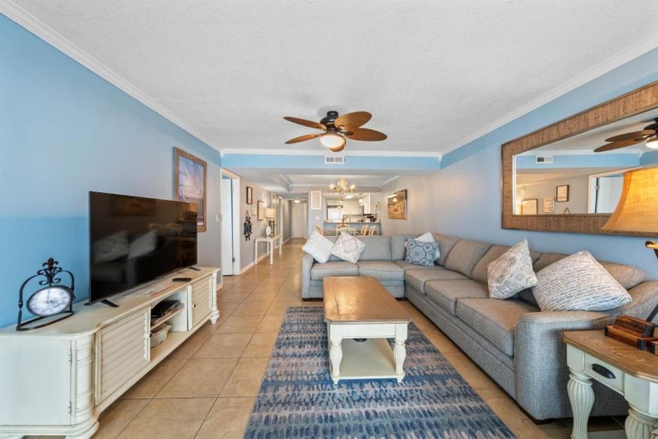 TV and multimedia, Living room, Seating area, furniture