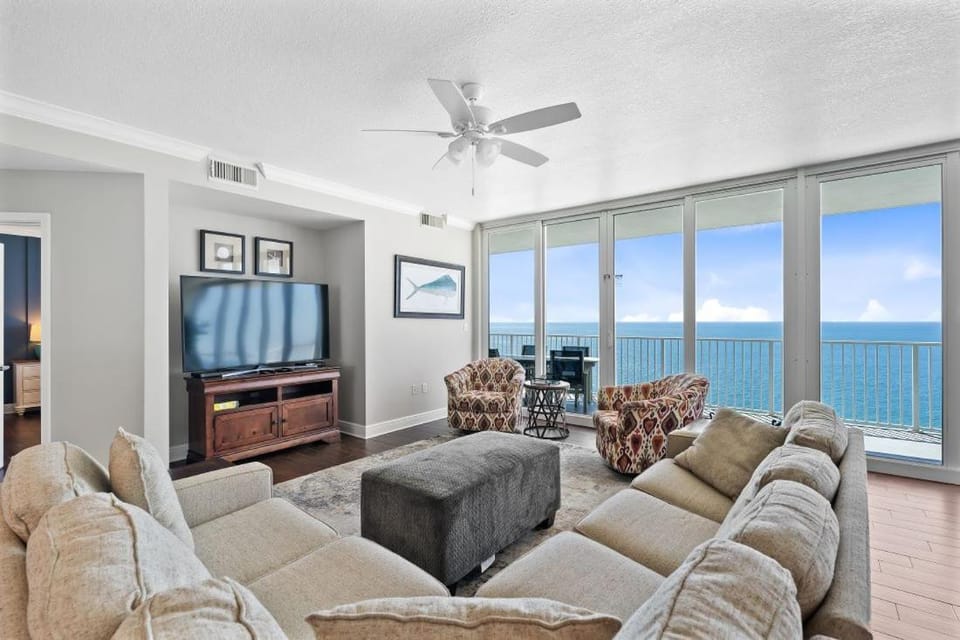 San Carlos Penthouse 5 by Youngs Suncoast Apartment in Gulf Shores