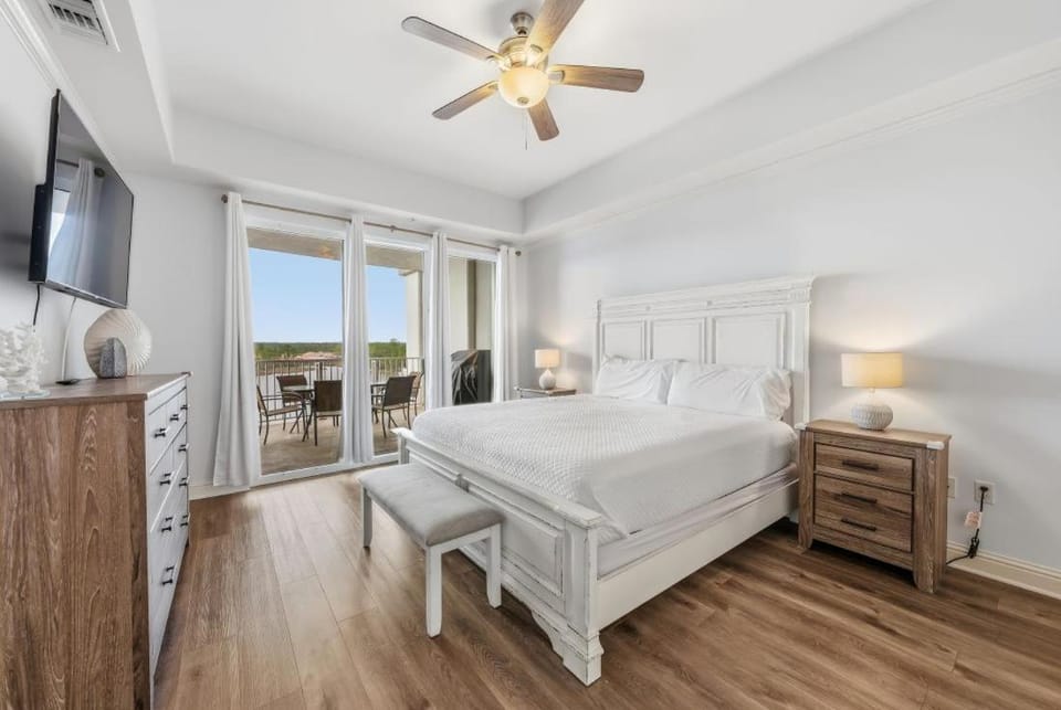 Bed, Day, TV and multimedia, Balcony/Terrace, Bedroom, furniture