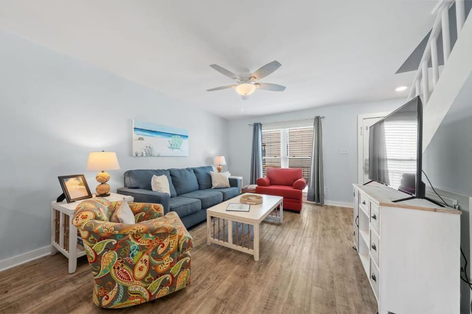 Sand Dollar 28 by Youngs Suncoast Apartment in Gulf Shores