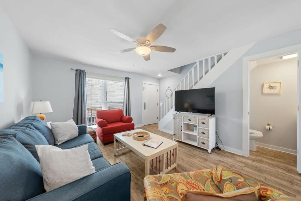 Sand Dollar 28 by Youngs Suncoast Apartment in Gulf Shores