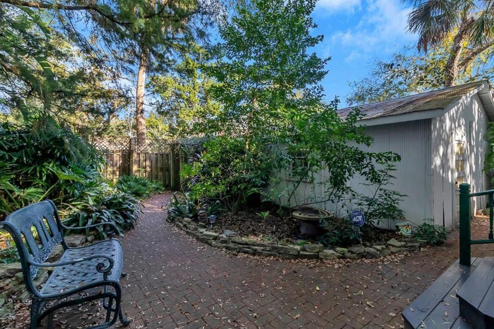 Sunny Side Cottage - near downtown w garden House in Saint Augustine