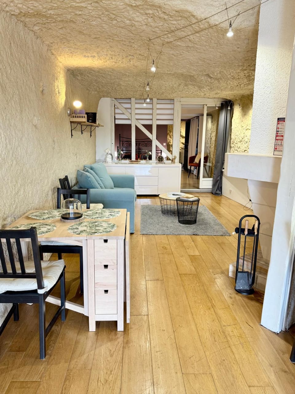 Living room, Dining area