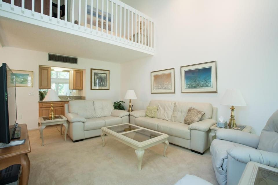 Shady Palms - 2BR Retreat w Pool & Beach Access House in Sawgrass