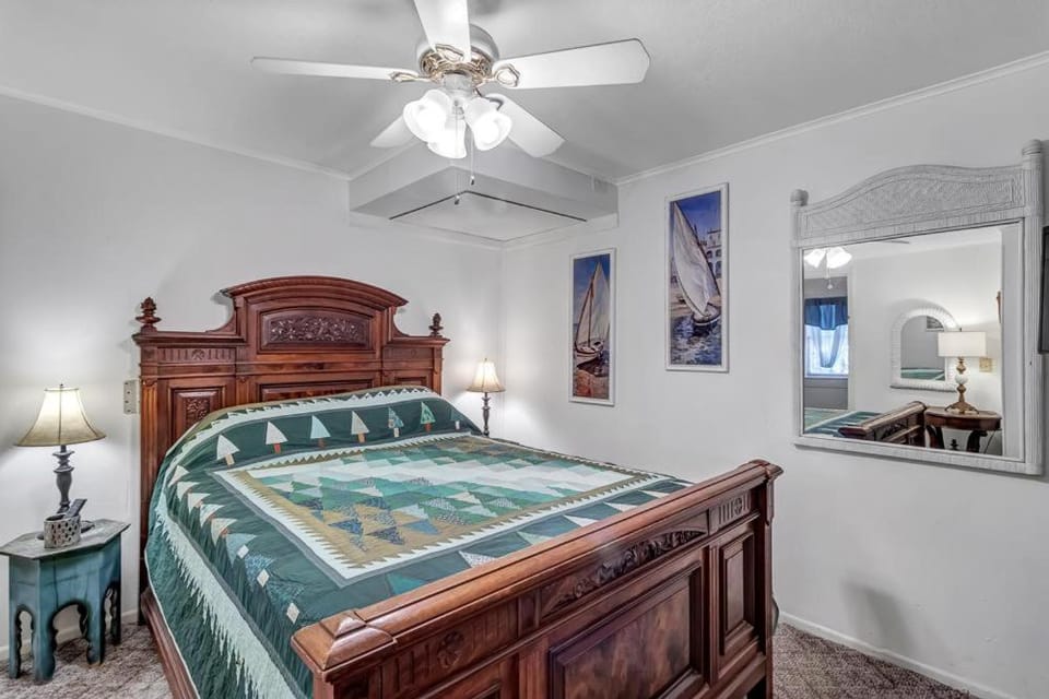 Carriage House - 3BR Vintage Stay w Garden Views House in Saint Augustine