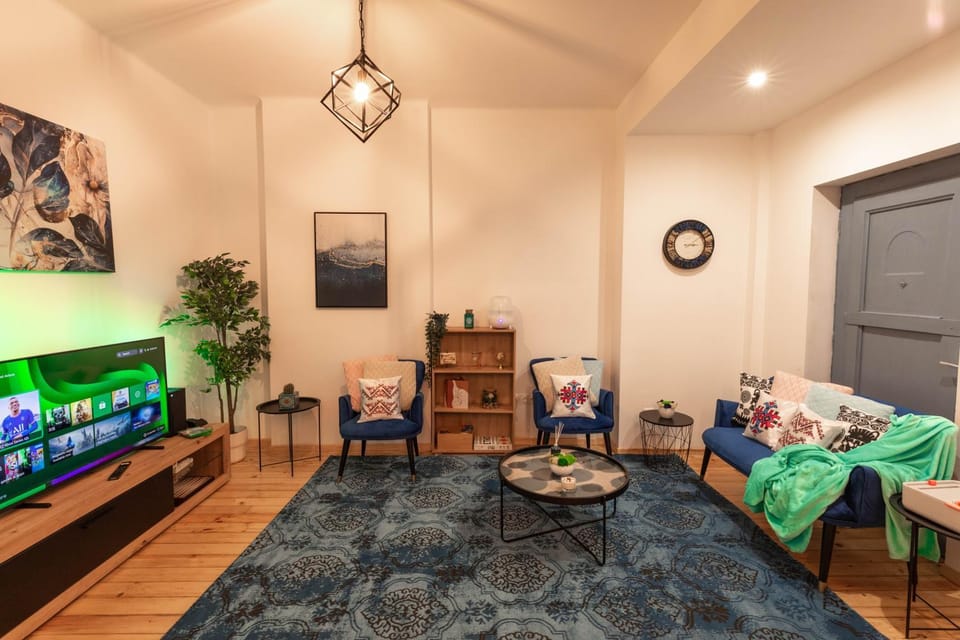 TV and multimedia, Living room, Photo of the whole room, Seating area