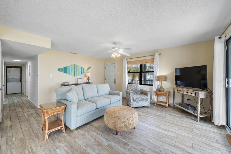 Seascape 111 by Youngs Suncoast Apartment in Orange Beach