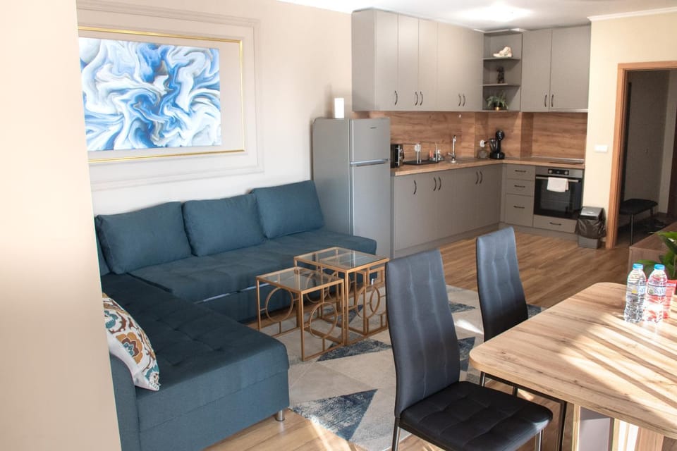 Kitchen or kitchenette, Living room, Seating area, Dining area, dishwasher, minibar, oven, stove