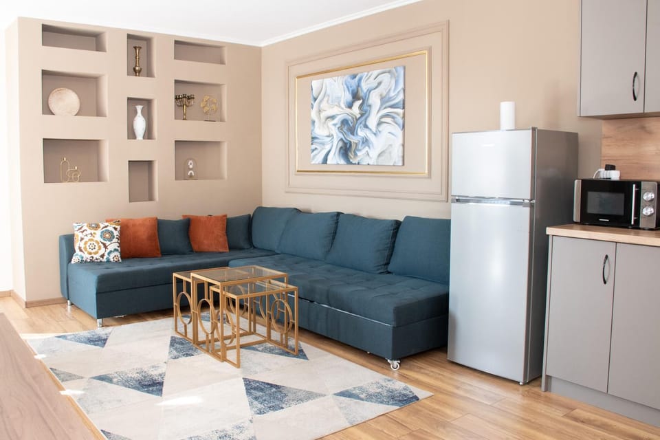 Kitchen or kitchenette, Living room, Seating area