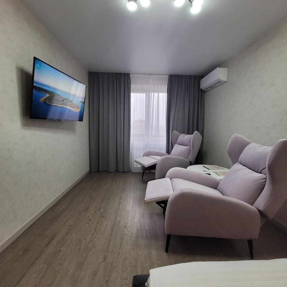 ApartPoltava Дизайн 2024 NOVA ПАНОРАМА на історичний ЦЕНТР чек РРО Apartment in Ukraine
