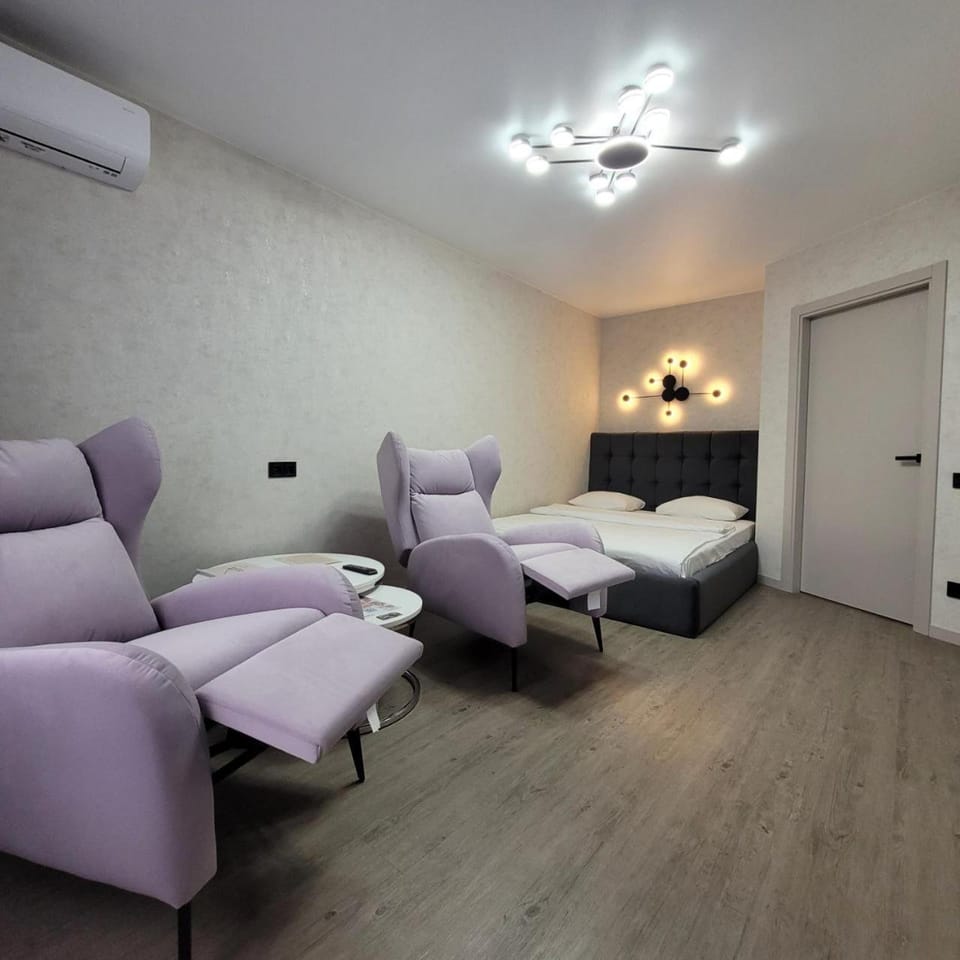 ApartPoltava Дизайн 2024 NOVA ПАНОРАМА на історичний ЦЕНТР чек РРО Apartment in Ukraine