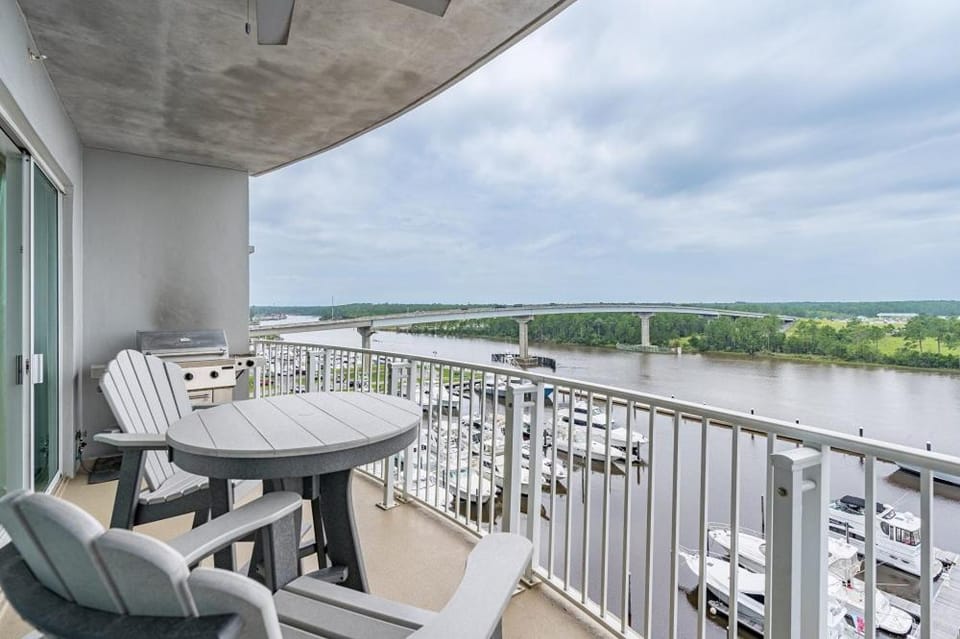 Balcony/Terrace, River view