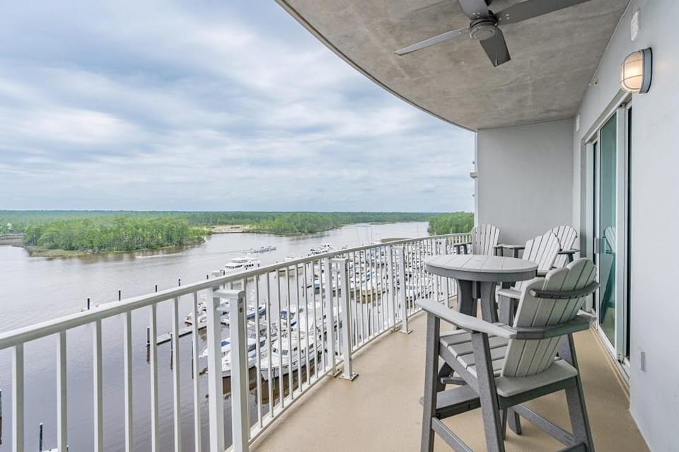 Balcony/Terrace, River view