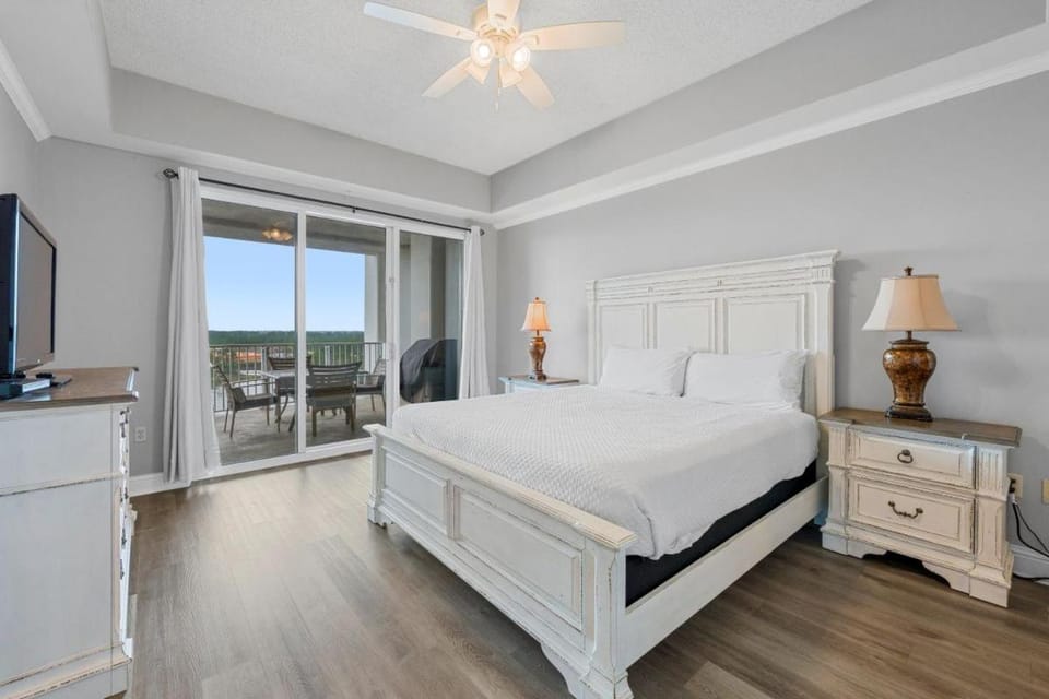 Bed, Day, Balcony/Terrace, Bedroom, Lake view, furniture, wardrobe