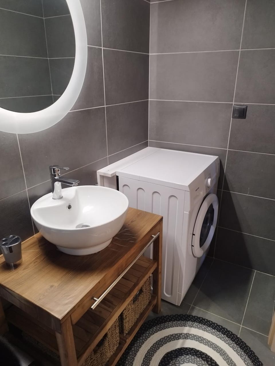 Bathroom, washing machine