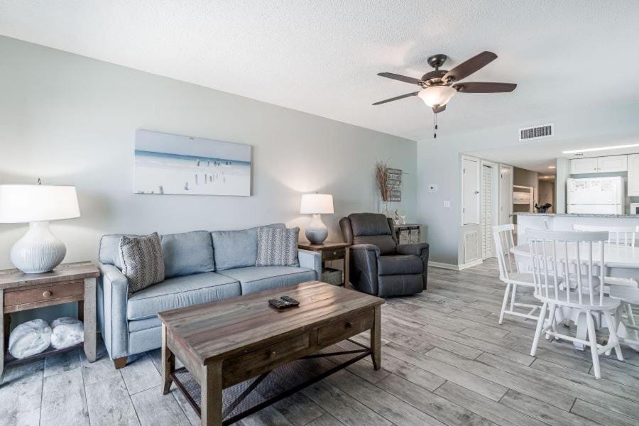 Westwind 301 by Youngs Suncoast Apartment in West Beach