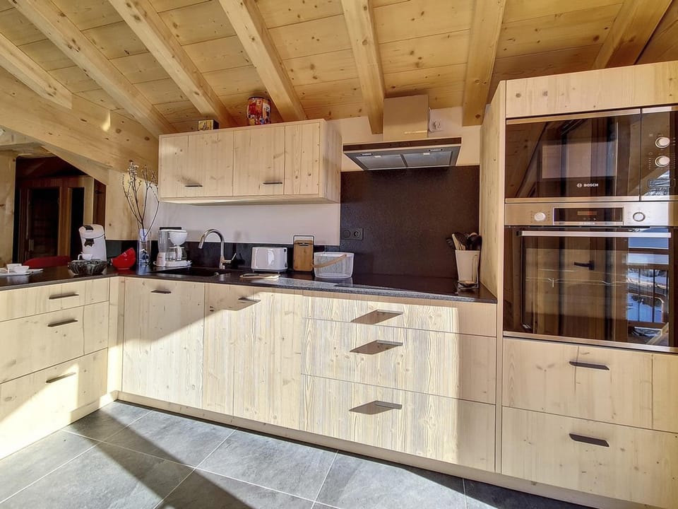 Chalet luxueux avec terrasse et sauna près des pistes - FR-1-344-1161 Apartment in Les Allues