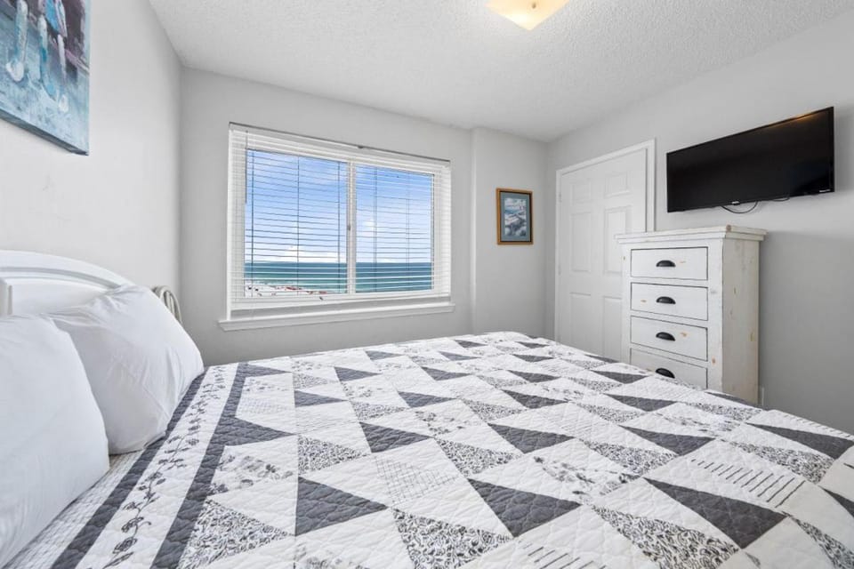 Tradewinds 901 by Youngs Suncoast Apartment in Orange Beach