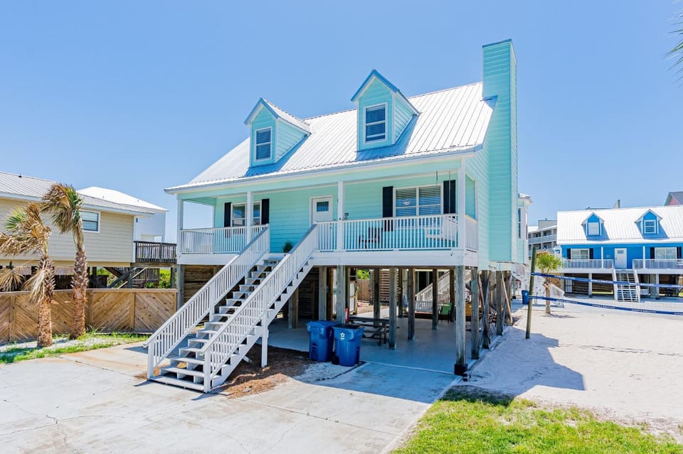 Wanderlust at Little Lagoon Resort by Youngs Suncoast House in West Beach