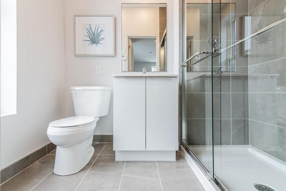 Shower, Toilet, Bathroom