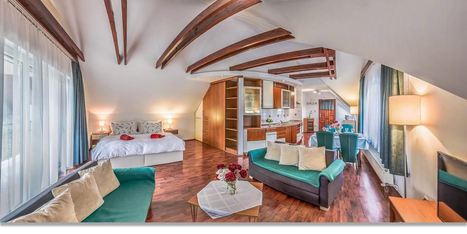 Bed, Living room, Photo of the whole room, Seating area, Bedroom